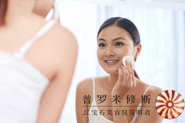 眼部射頻美容儀：輕松護(hù)理，讓你擁有緊致年輕眼周肌膚！