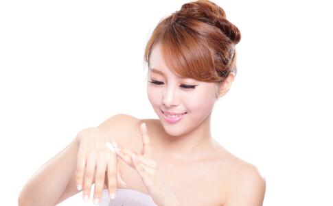  使用<a href=http://www.91ypm.com/e/tags/?tagname=%E6%8A%97%E8%80%81 target=_blank class=infotextkey>抗老</a>產(chǎn)品 