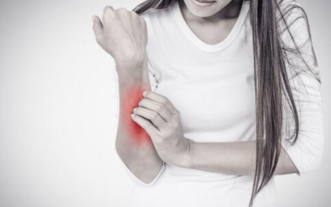 女性養(yǎng)生終極秘籍：祛斑養(yǎng)顏飲食法，讓你青春永駐，美麗動人！