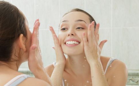 西醫(yī)肌膚奇跡！掌握這四大西醫(yī)祛斑方法，告別斑點(diǎn)不再是夢！