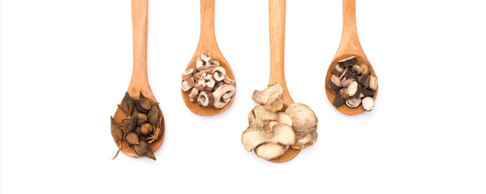 終結(jié)色斑，只需按揉這兩個神奇穴位！血海和太沖，你的美白救星！