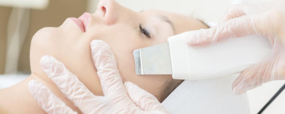 肌膚煥白無瑕，女性祛斑終極指南：三大竅門讓你重拾自信美麗！