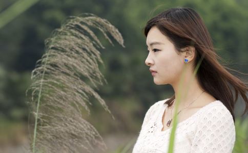 肌膚白皙無斑，只需兩大秘籍！讓你煥發(fā)自信，美白祛斑不是夢！