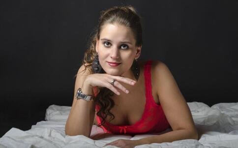 冬季美白大作戰(zhàn)！抓住黃金祛斑時機，蛻變肌膚小白臉！