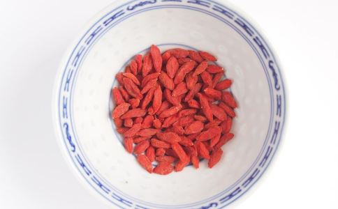 枸杞祛斑神奇妙招：內(nèi)服奇效，讓你肌膚無斑綻放光彩！