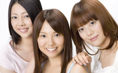 中年危機(jī)or美麗困擾：揭秘女性臉上長斑的神秘原因，擺脫祛斑難題！