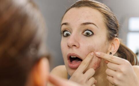 斑點說再見：女性祛斑實用小竅門，輕松擁有透亮肌膚！