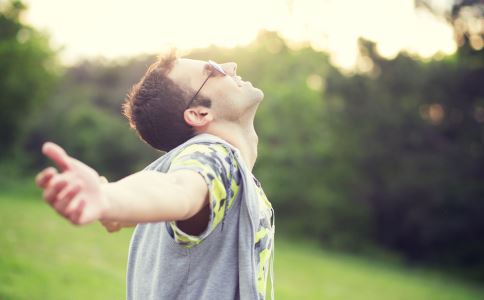 男士祛斑大作戰(zhàn)！解鎖無瑕肌膚的秘密武器，斑點(diǎn)無處藏身！