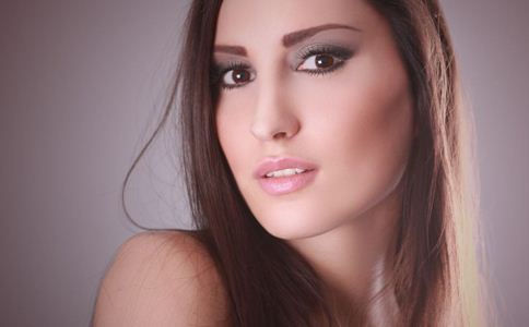 消滅眼袋皺紋 保養(yǎng)有秘訣