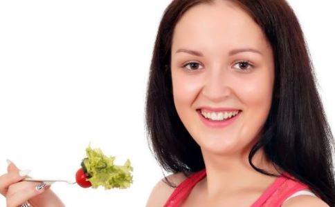 女人20歲后衰老與否 看6個部位