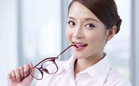 女性怎么去皺紋變年輕