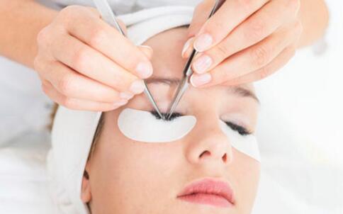 面部皮膚干燥松弛 利用電波拉皮拯救