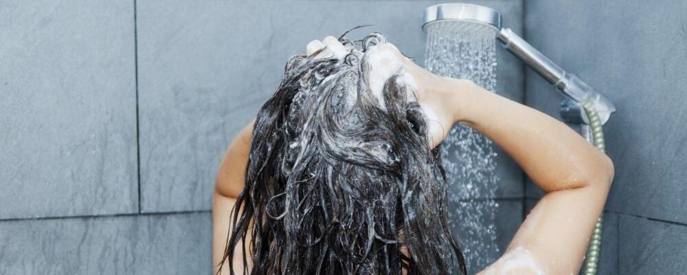 每天科學(xué)洗頭可抗衰老