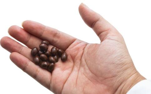 盲目服用抗衰老藥物可能會(huì)中毒[2]